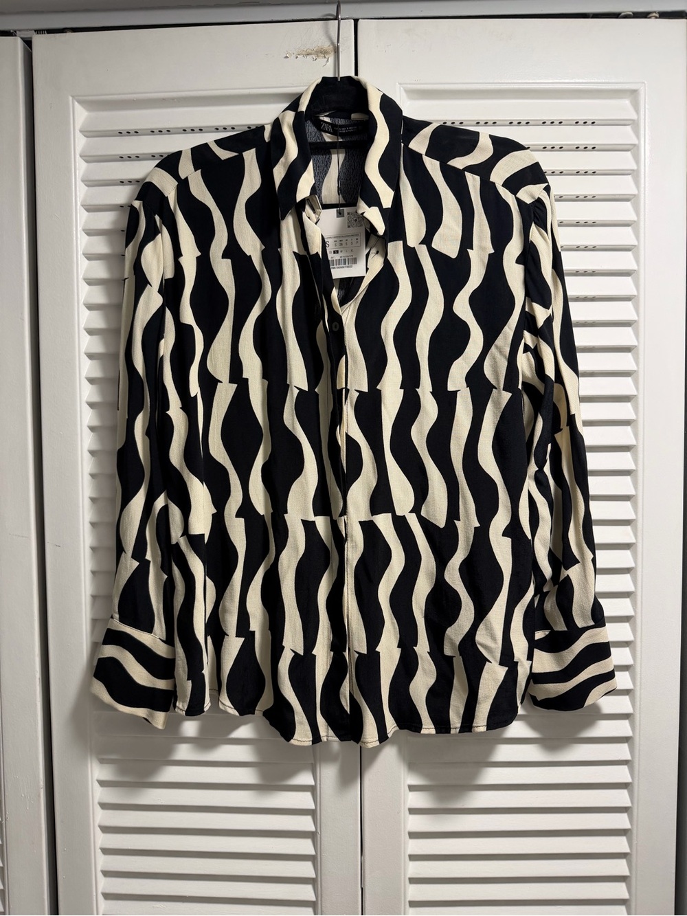 Zara Black and Cream Abstract Print Blouse NWT